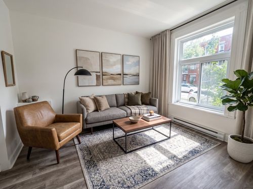 323 6e Av, Montréal, QC, H4G3A2 | Card Image