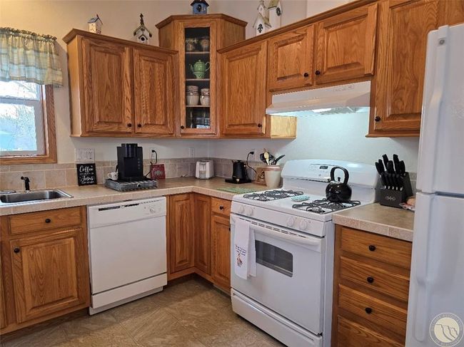 209 Hauser St, House other with 3 bedrooms, 2 bathrooms and null parking in Plevna MT | Image 12