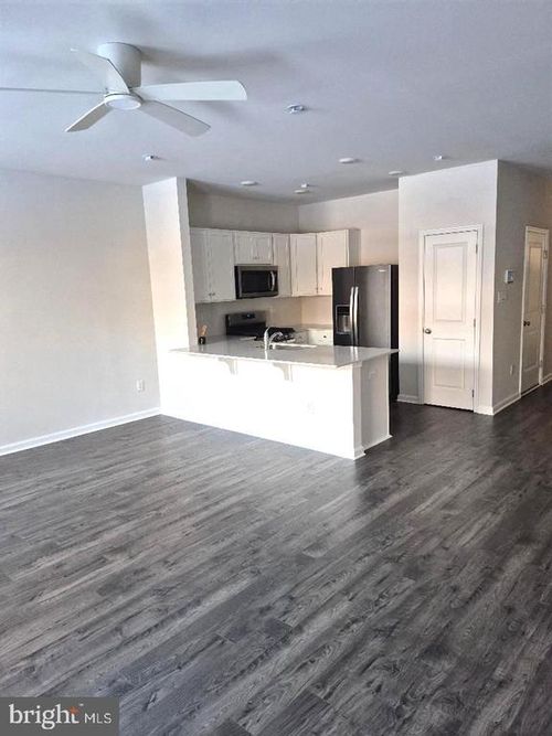 325 Mazzeo Drive, Glassboro, NJ, 08028 | Card Image