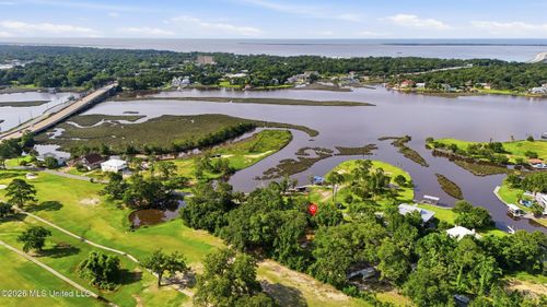 5712 Shore Dr, Ocean Springs, MS, 39564-2214 | Card Image