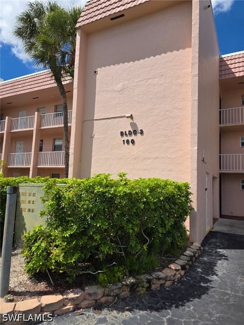 209-160 Turtle Lake Ct, NAPLES, FL, 34105-2359 | Card Image