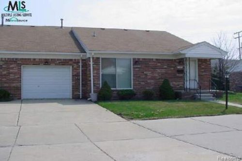 10-401 Doremus S Doremus Lane W, St Clair Shores, MI, 48080 | Card Image