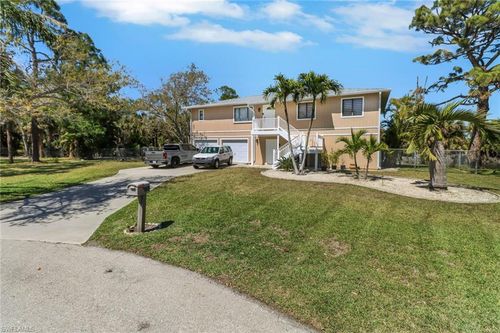4764 Pembrooke Ln, BONITA SPRINGS, FL, 34134-7109 | Card Image