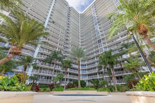 2210-7601 E Treasure Dr, North Bay Village, FL, 33141-4369 | Card Image