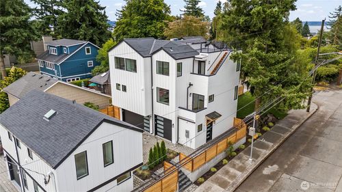 5121 Sw Genesee St, Seattle, WA, 98116 | Card Image