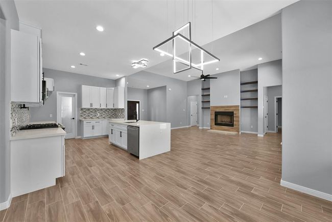 7 Pilot Pt, House other with 4 bedrooms, 5 bathrooms and 3 parking in Conroe TX | Image 16