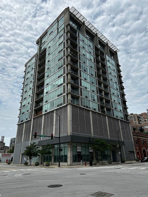 apt-803-700 Van Buren St, Chicago, IL, 60607-3620 | Card Image
