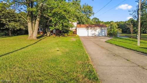 14413 Macklin Rd, New Springfield, OH, 44443-9749 | Card Image