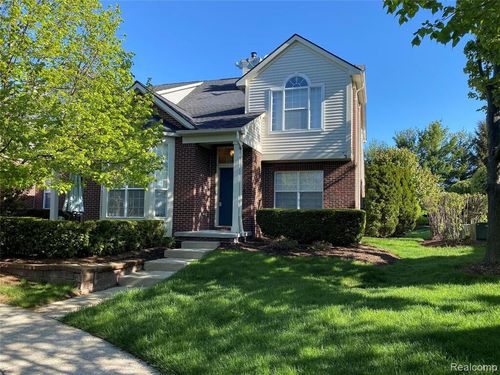 3202 Cameron Cir, Commerce Twp, MI, 48390-5826 | Card Image