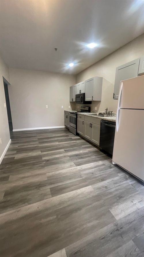 apt-3-258 Main St, Tilton, NH, 03276-5163 | Card Image