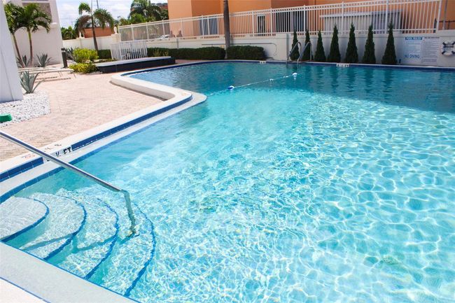 APT-401 - 4950 Gulf Blvd, Condo with 2 bedrooms, 2 bathrooms and null parking in ST PETE BEACH FL | Image 9