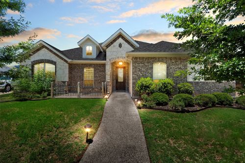 415 Sagebrush Ln, McGregor, TX, 76657-4405 | Card Image