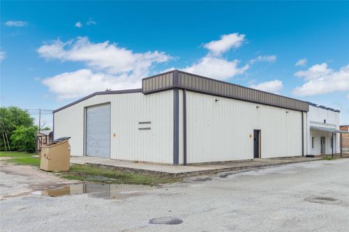 119 E Kyle St, Bangs, TX, 76823-3147 | Card Image