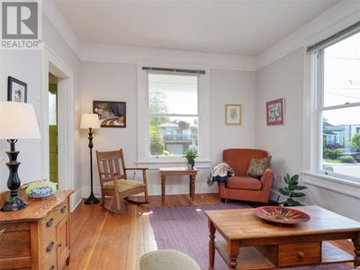 2430 Mowat St, House other with 3 bedrooms, 2 bathrooms and 2 parking in Victoria BC | Image 2