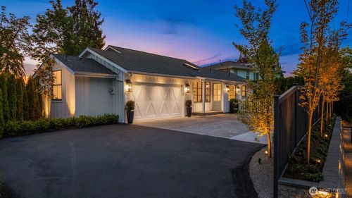 2829 92nd Ave Ne, Clyde Hill, WA, 98004-1752 | Card Image