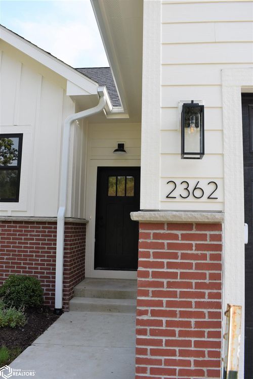 2362 River Rd, Iowa Falls, IA, 50126-7725 | Card Image