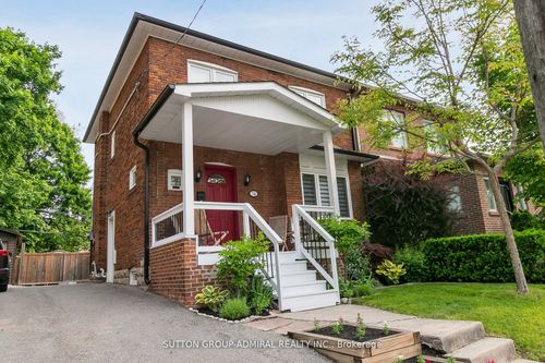 34 Elvina Gdns, Toronto, ON, M4P1X8 | Card Image