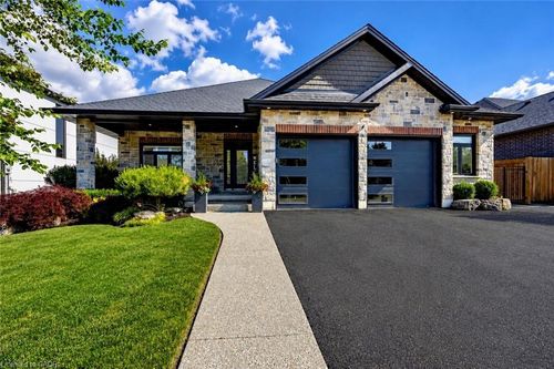 139 New Lakeshore Rd, Port Dover, ON, N0A1N3 | Card Image