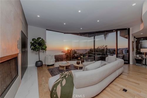 1195 La Mirada St, Laguna Beach, CA, 92651-3752 | Card Image