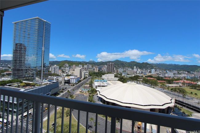 909 Kapiolani Boulevard, Home with 1 bedrooms, 1 bathrooms and 1 parking in Honolulu HI | Image 1