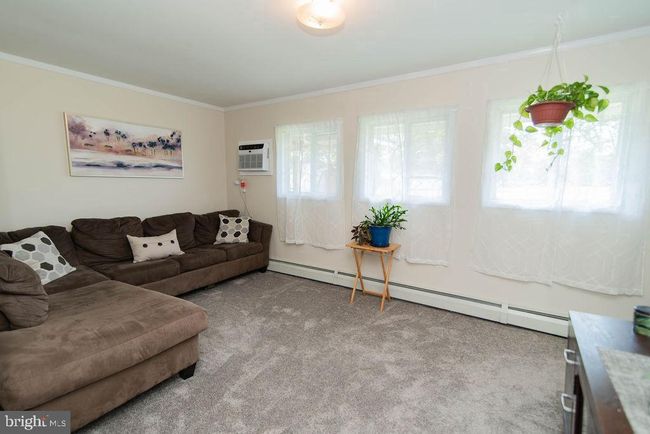 91 New School Ln, House other with 4 bedrooms, 2 bathrooms and null parking in LEVITTOWN PA | Image 11