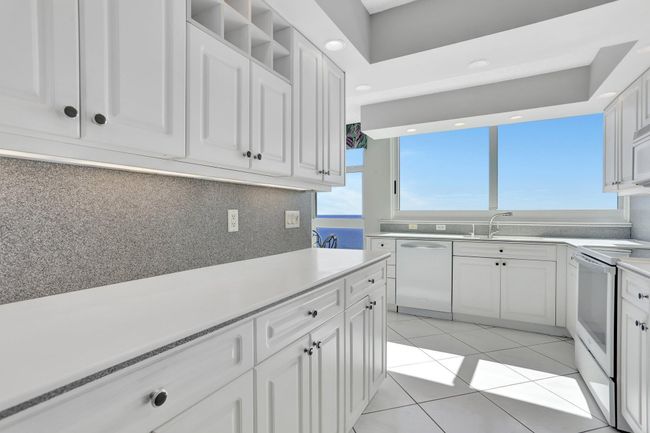 APT-2508 - 1360 S Ocean Blvd, Condo with 2 bedrooms, 3 bathrooms and null parking in Pompano Beach FL | Image 12
