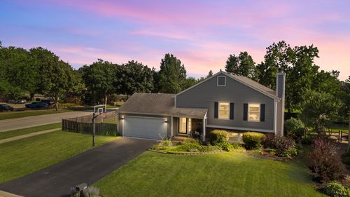 1334 Hill Rd, Geneva, IL, 60134-1656 | Card Image