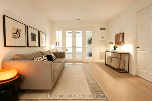804-763 Bay St, Toronto, ON, M5G2R3 | Card Image
