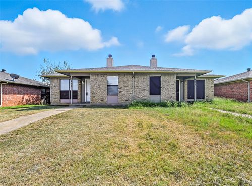 3414 Colonial Dr, Forest Hill, TX, 76140-2562 | Card Image