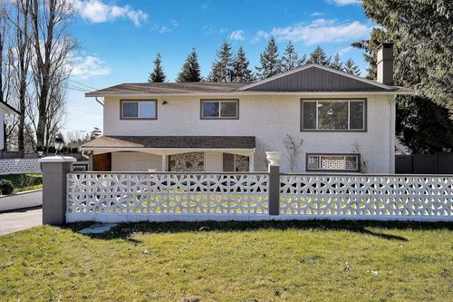 8561 113b Street, Delta, BC, V4C5G3 | Card Image