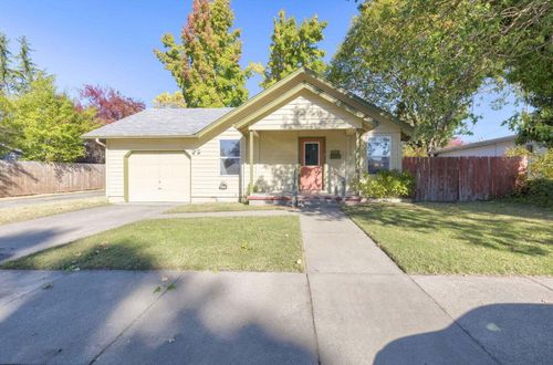 728 Sw I St, Grants Pass, OR, 97526-2835 | Card Image