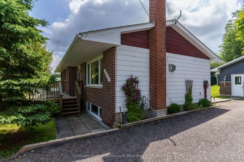 234 Yonge St, Burk's Falls, ON, P0A1C0 | Card Image