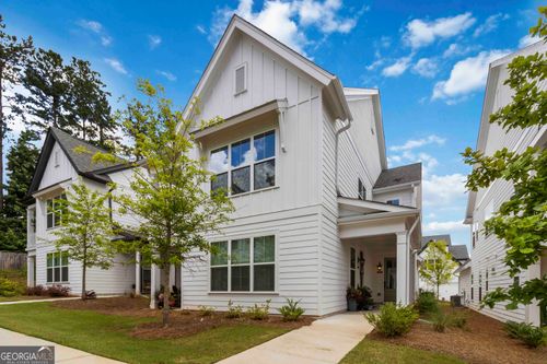 2056-farmstead-2000 Harvest Pond Cir, Suwanee, GA, 30024-5629 | Card Image
