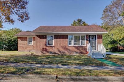 24 Neville Street, House other with 3 bedrooms, 1 bathrooms and null parking in Portsmouth VA | Image 1