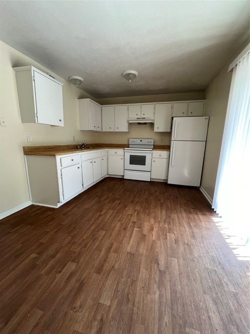 5221 Grovewood St, Dallas, TX, 75210-3236 | Card Image