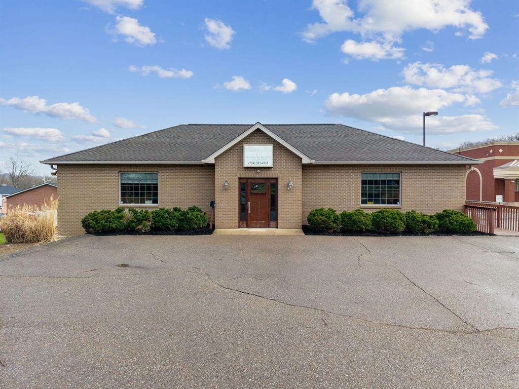 3293 Leechburg Rd, Lower Burrell, PA 15068