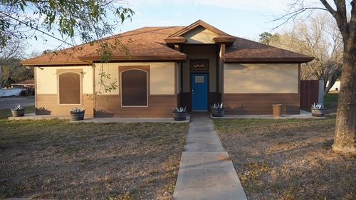 710 W Viggo St, Hebbronville, TX, 78361-3125 | Card Image