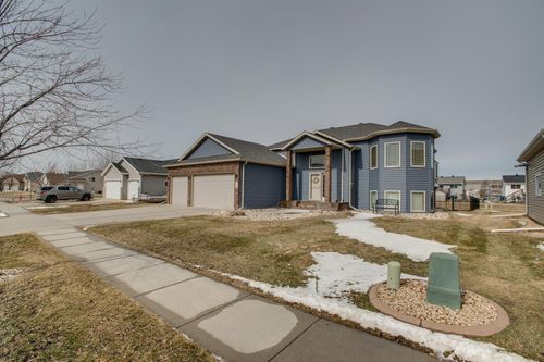 1610 42nd Ave S, Moorhead, MN, 56560-7413 | Card Image