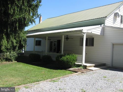 552 Molasses Hill Rd, BERNVILLE, PA, 19506-8319 | Card Image
