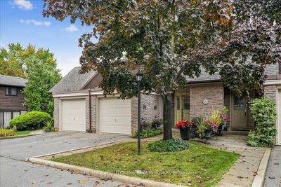 534 Forestwood Cres, Condo with 3 bedrooms, 2 bathrooms and 2 parking in Burlington ON | Image 3