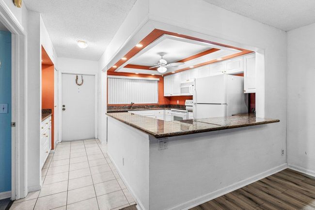 APT-206 - 2008 S Federal Hwy, Condo with 2 bedrooms, 2 bathrooms and null parking in Boynton Beach FL | Image 5