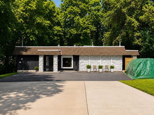 3555 S Mentor Ave, Springfield, MO, 65804-4827 | Card Image