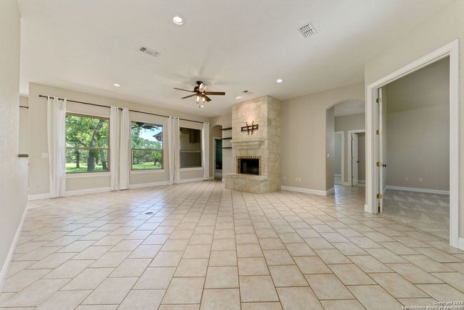 143 Lantana Rdg, House other with 3 bedrooms, 2 bathrooms and null parking in Spring Branch TX | Image 4