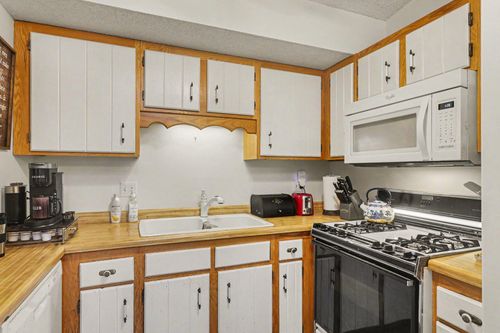 5626 N Innsbruck Ct, Fridley, MN, 55432-6005 | Card Image