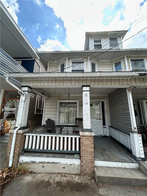 452 S Main St, Bangor, PA, 18013-2016 | Card Image