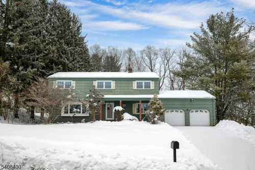 7 Manchester Dr, Whippany, NJ, 07981-1616 | Card Image