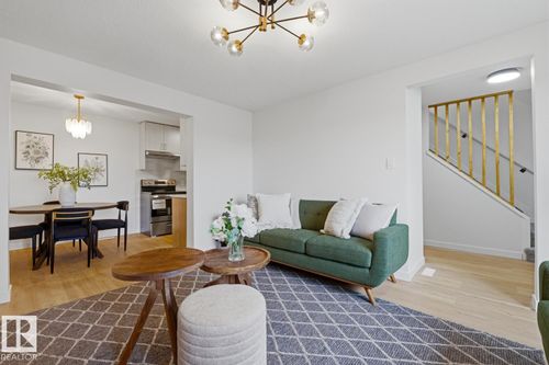 7D Callingwood Crt Nw, Edmonton, AB, T5T0H5 | Card Image