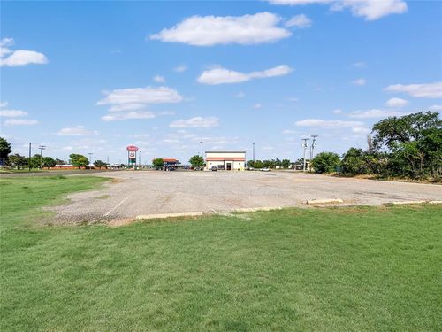 408 Ne Highway 66, Sayre, OK, 73662-1324 | Card Image