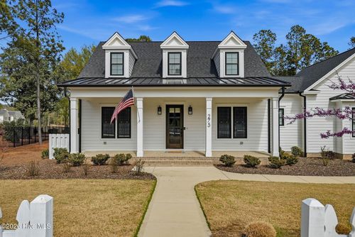 275 Hollycrest Dr, Pinehurst, NC, 28374-9865 | Card Image