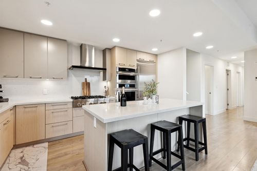 501-14022 N Bluff Rd, White Rock, BC, V4B0B7 | Card Image